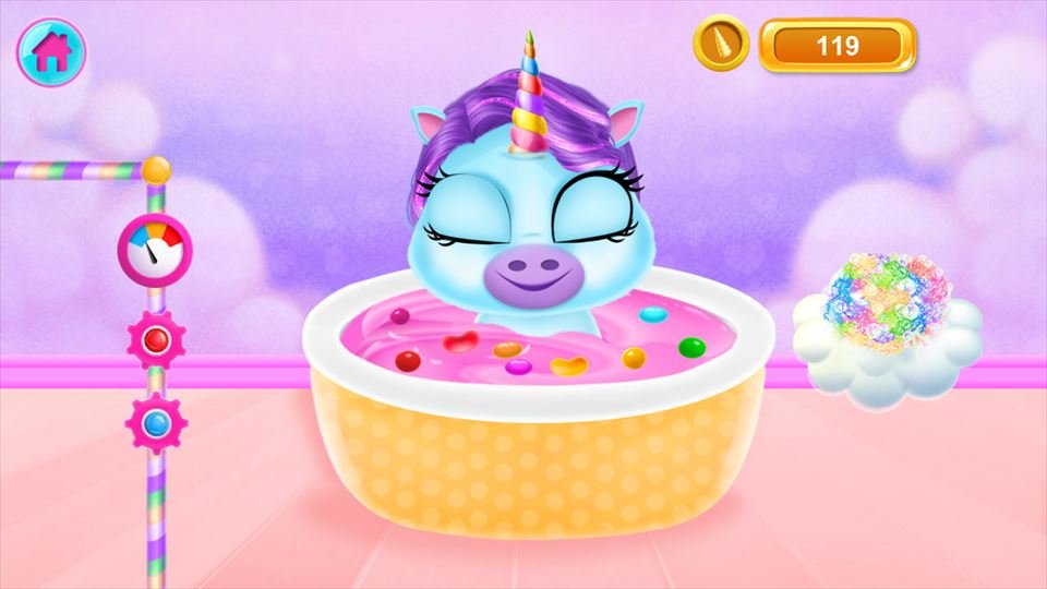 Screenshot 4 of Baby Rainbow Unicorn Care Game: a baby unicorn in a bath of pink bubbles